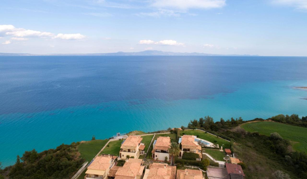 Porto Thea Alexandra Shared Pool Villa, Afytos Exterior foto
