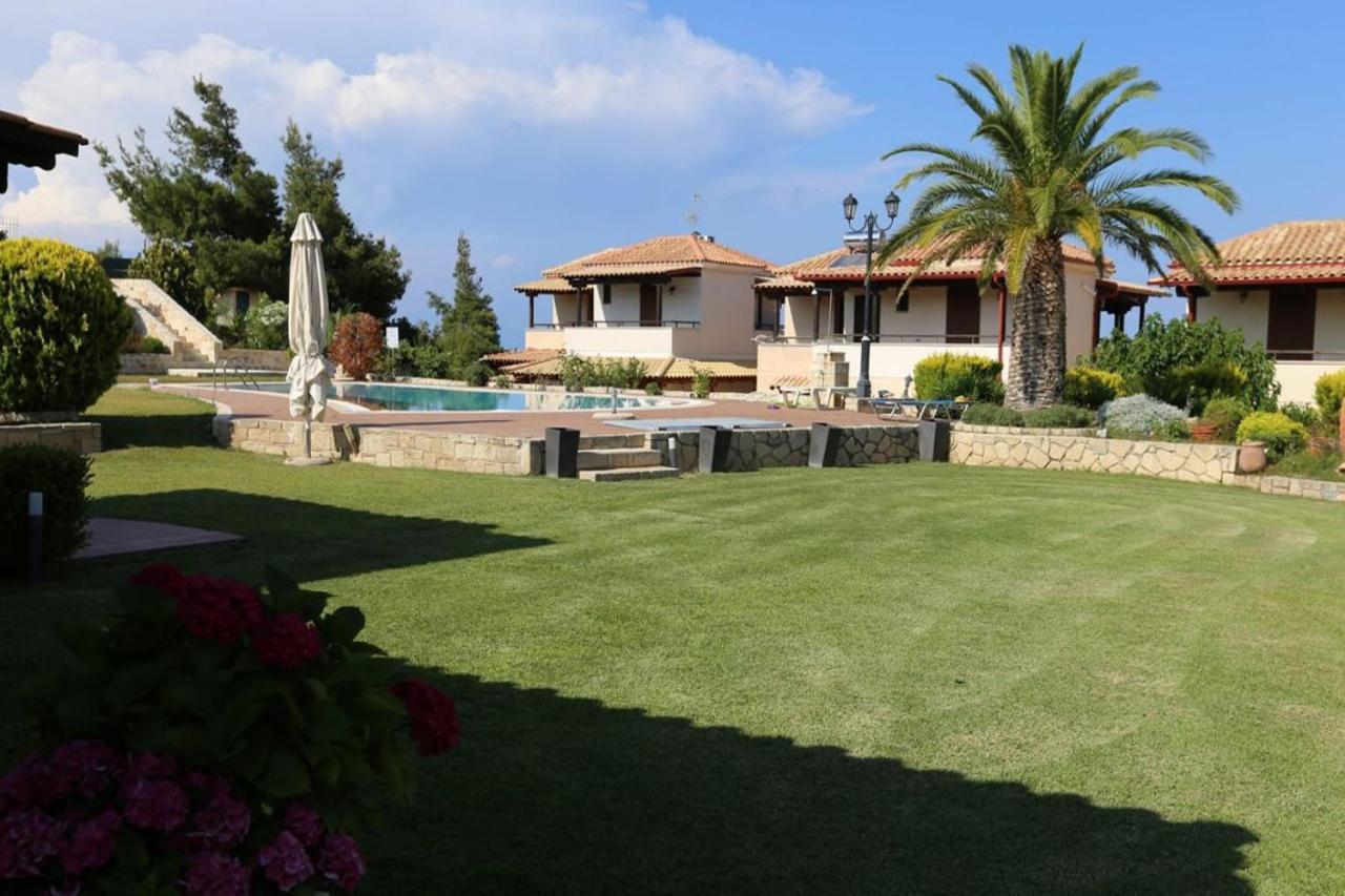 Porto Thea Alexandra Shared Pool Villa, Afytos Exterior foto