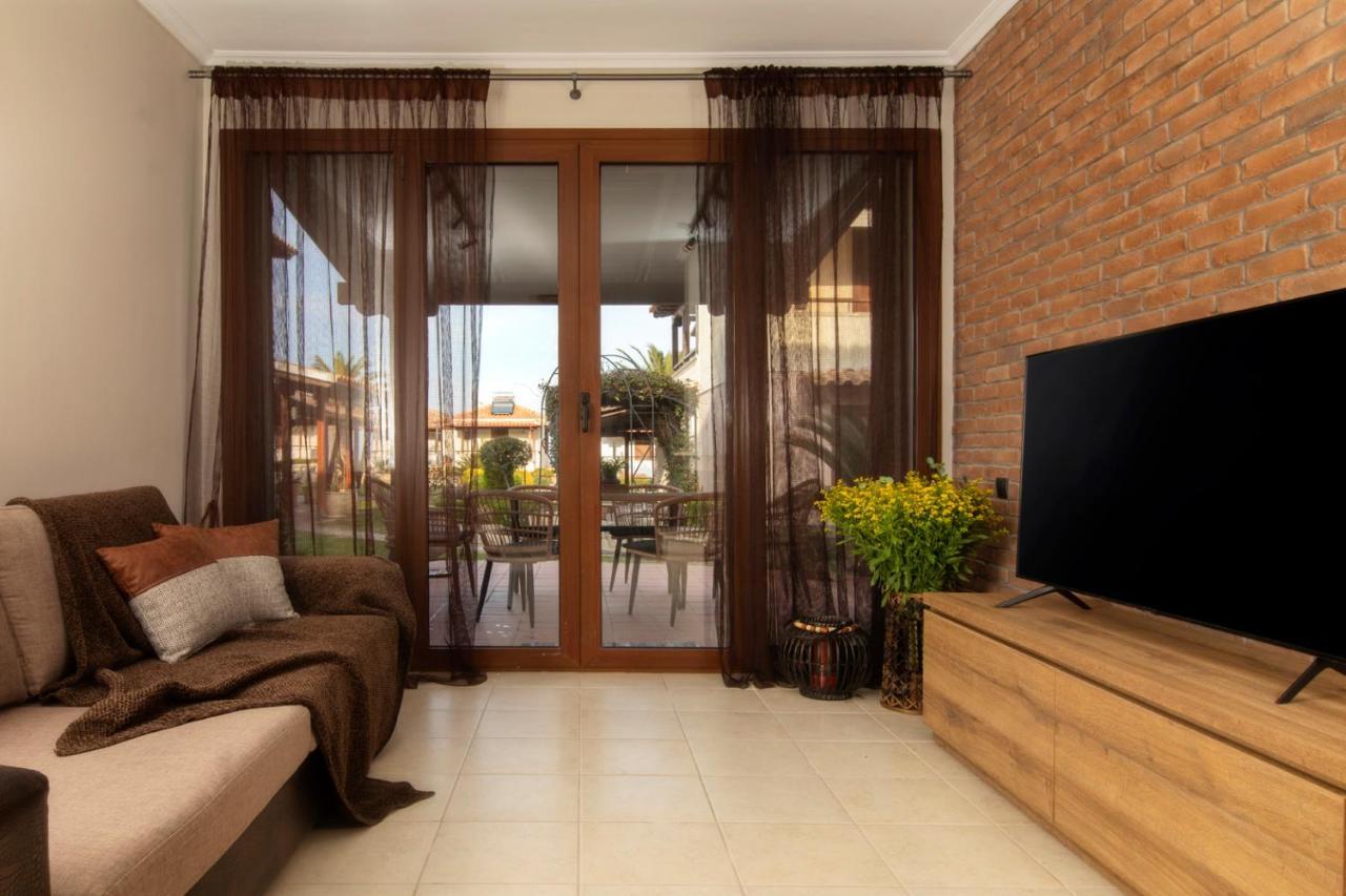 Porto Thea Alexandra Shared Pool Villa, Afytos Exterior foto